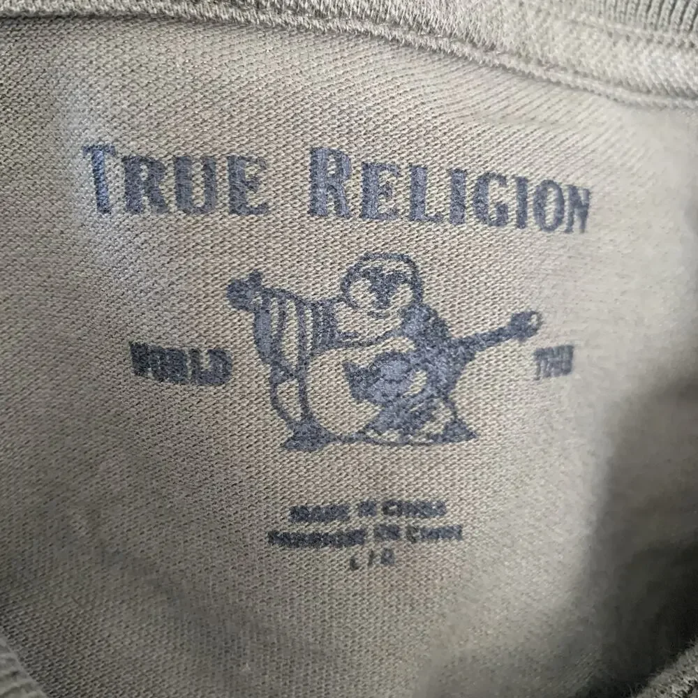True Religion Graphic Polo Mens Large Olive Shirt Crafted With Pride Spell Out